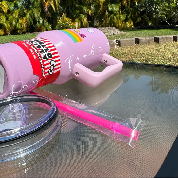 Hello Kitty Rainbow 40 Ounce Tumbler - Picture 7 of 7